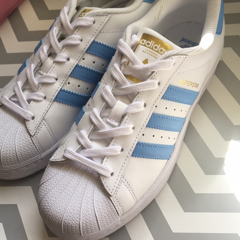 Women’s Adidas Original Superstar(white/blue/gold)
